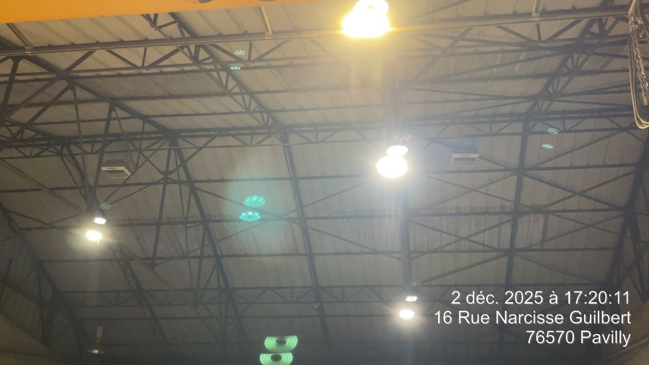 Isolation thermique de la toiture d’un bâtiment industriel – Pavilly (76)