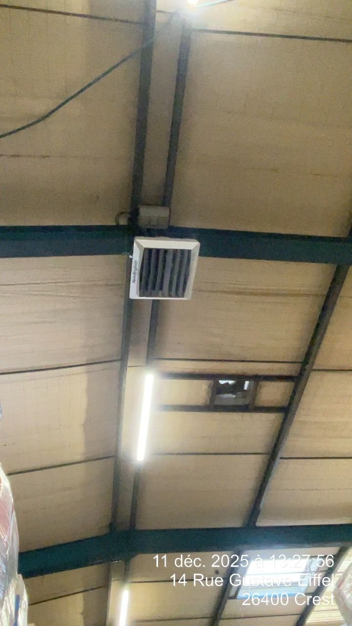 Isolation thermique de la toiture d’un bâtiment industriel – Crest (26)